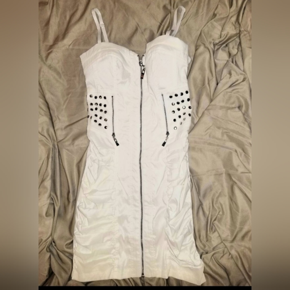 Dress - Picture 3 of 6